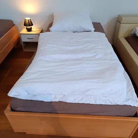 In Villa 56 Qm Apartment, 24 H Check-In,Free Parking Hannover Esterno foto