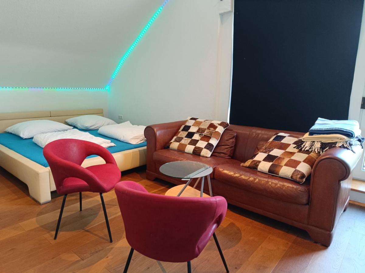 In 56 Qm Apartment, 24 H Check-in,free Parking Apartment